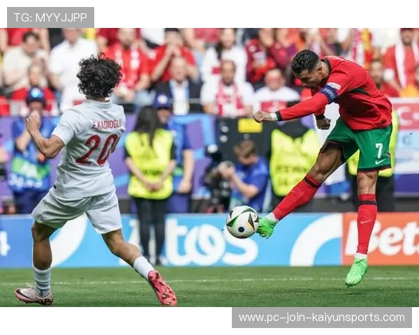 C罗恢复训练首秀视频流出，体能惊艳团队医生