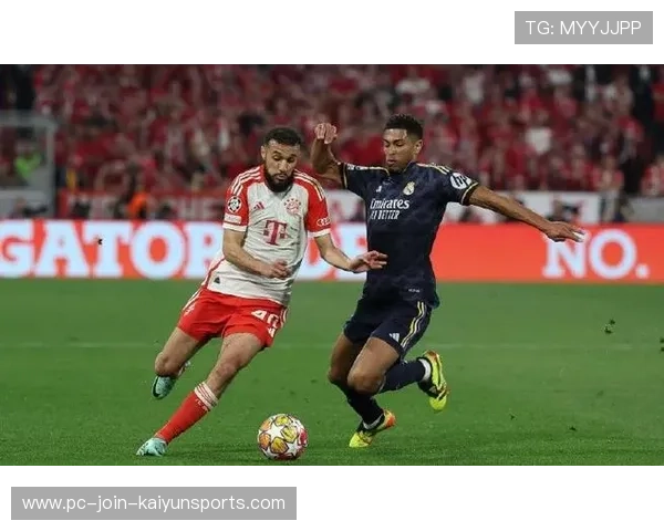 拜仁马兹拉维跑动范围大